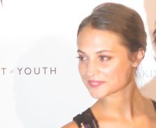 Alicia Vikander will star in The Light Between Oceans